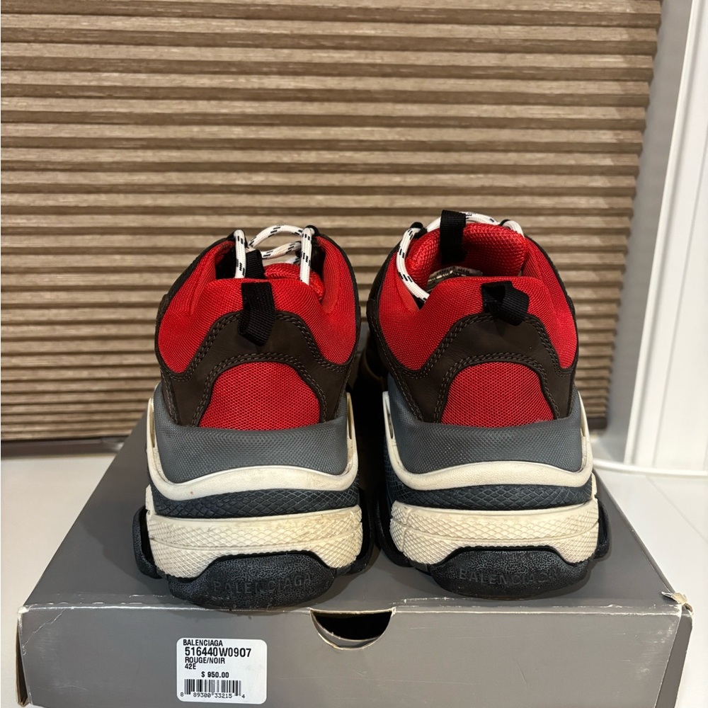 Balenciaga Triple S sneaker Men’s Red - Picture 2 of 7